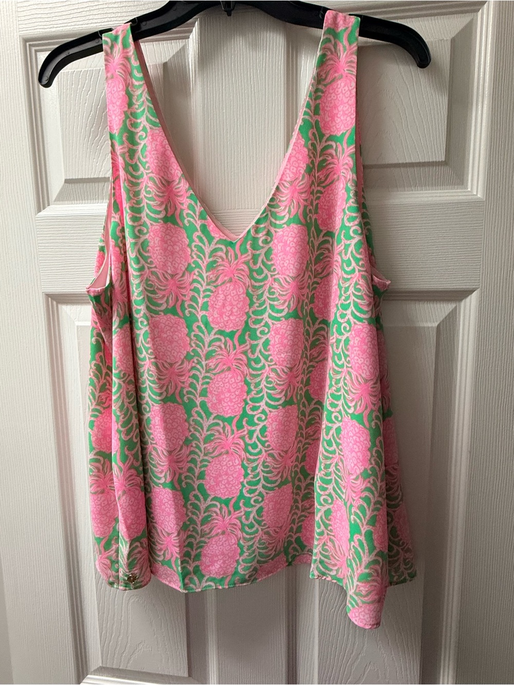 NWT Lilly Pulitzer Party Like a Pineapple V neck reversible tank top- XL